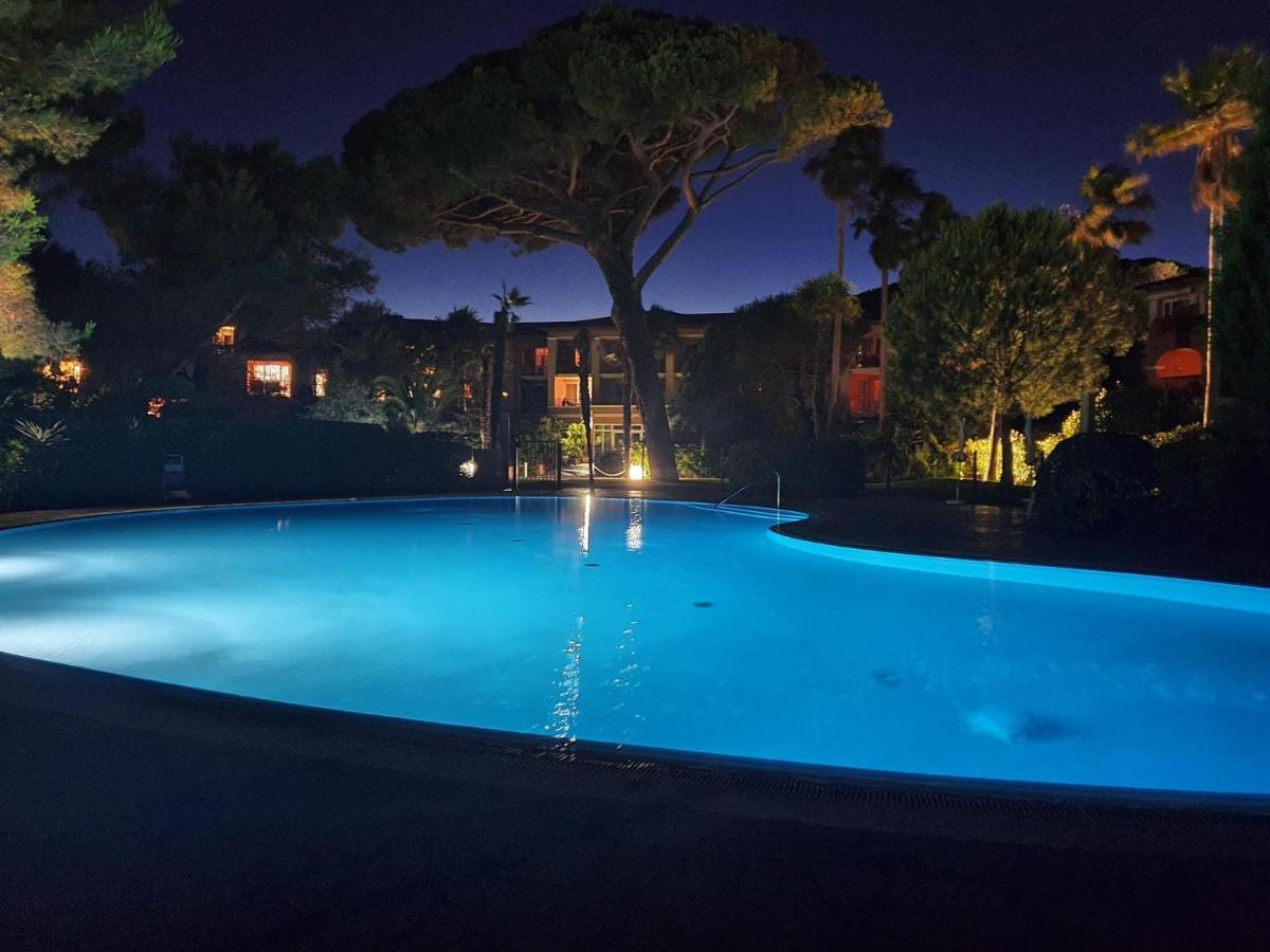 Appartement En Residence Privee, Face A La Mer Avec Acces Direct Plage イエール エクステリア 写真